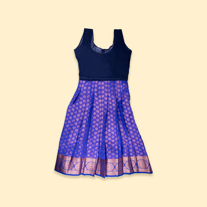 Pattu Pavadai Sattai | Size 7/ Traditional Dress/ Pattu Langa for Kids
