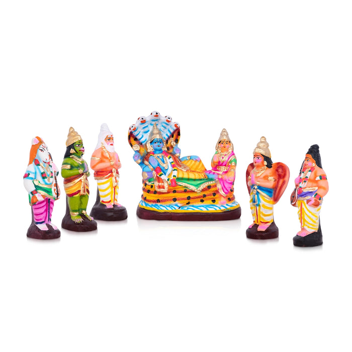 Vaikuntam Clay Golu Bommai Set - 9 x 8 Inches | Giri Golu Doll/ Navaratri Golu Bomma/Gombe/Bommai